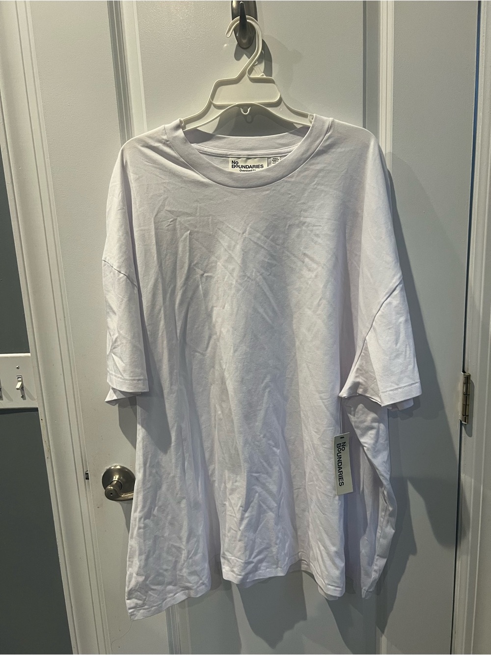 No Boundaries White Short-Sleeve Oversized Crewneck Tee